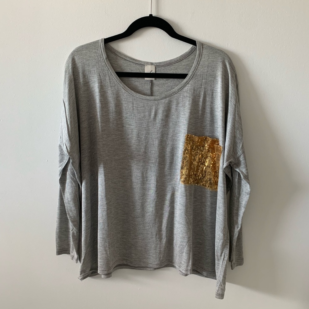 Audrey 3+1 light grey long sleeve shirt with gold sequin pocket size medium